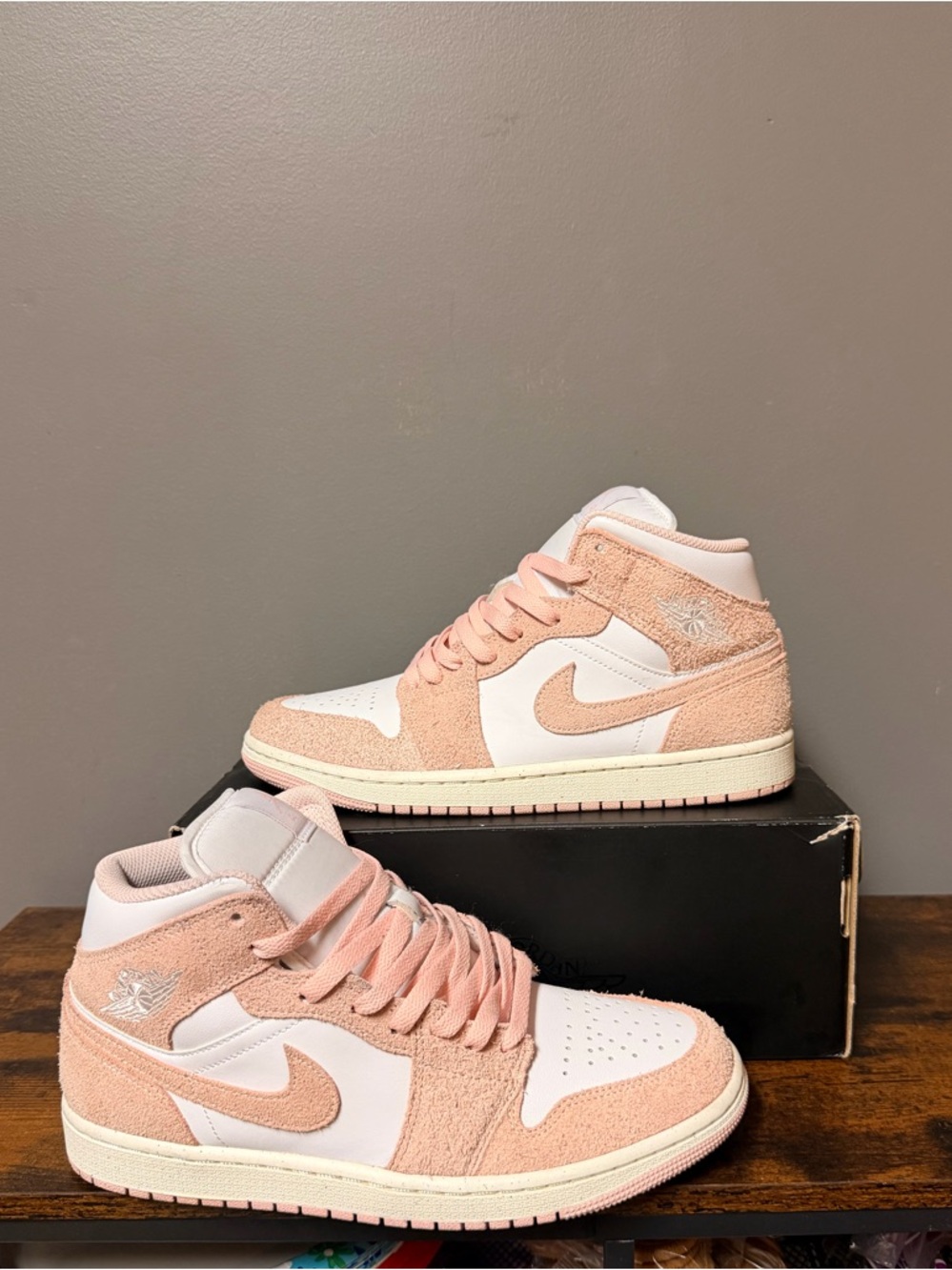 Jordan 1 Mids